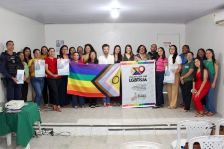 Demerval Lobão realiza formação sobre inclusão e enfrentamento à LGBTQIAfobia
