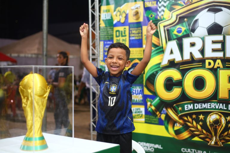 Arena da Copa reúne torcida em noite de festa e celebra vitória do Brasil em Demerval Lobão