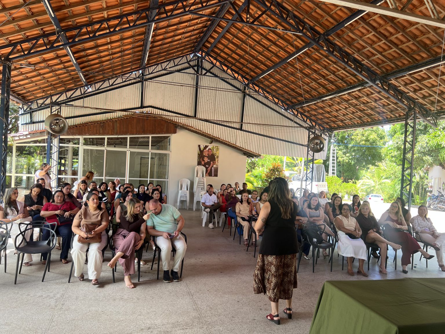 Prefeitura de Demerval Lobão homenageia profissionais da enfermagem em celebração especial