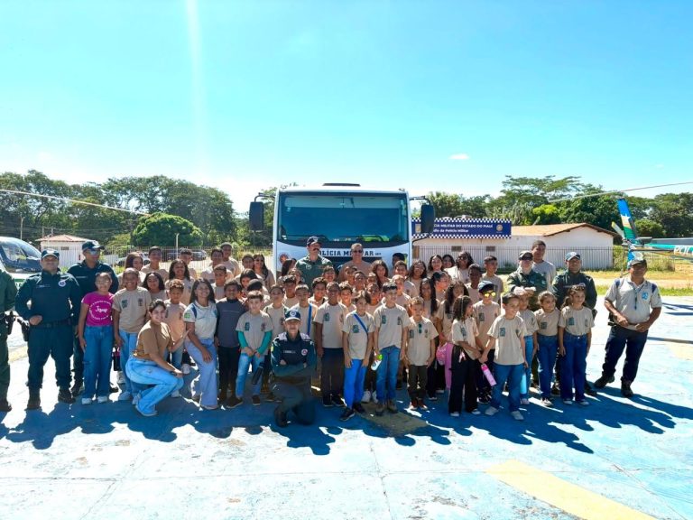 Pelotão Mirim de Demerval Lobão participa de visita educativa ao BOPAer e Canil da PM