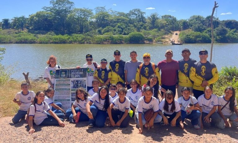 Alunos participam de ação ambiental e aprendem sobre preservação em Demerval Lobão