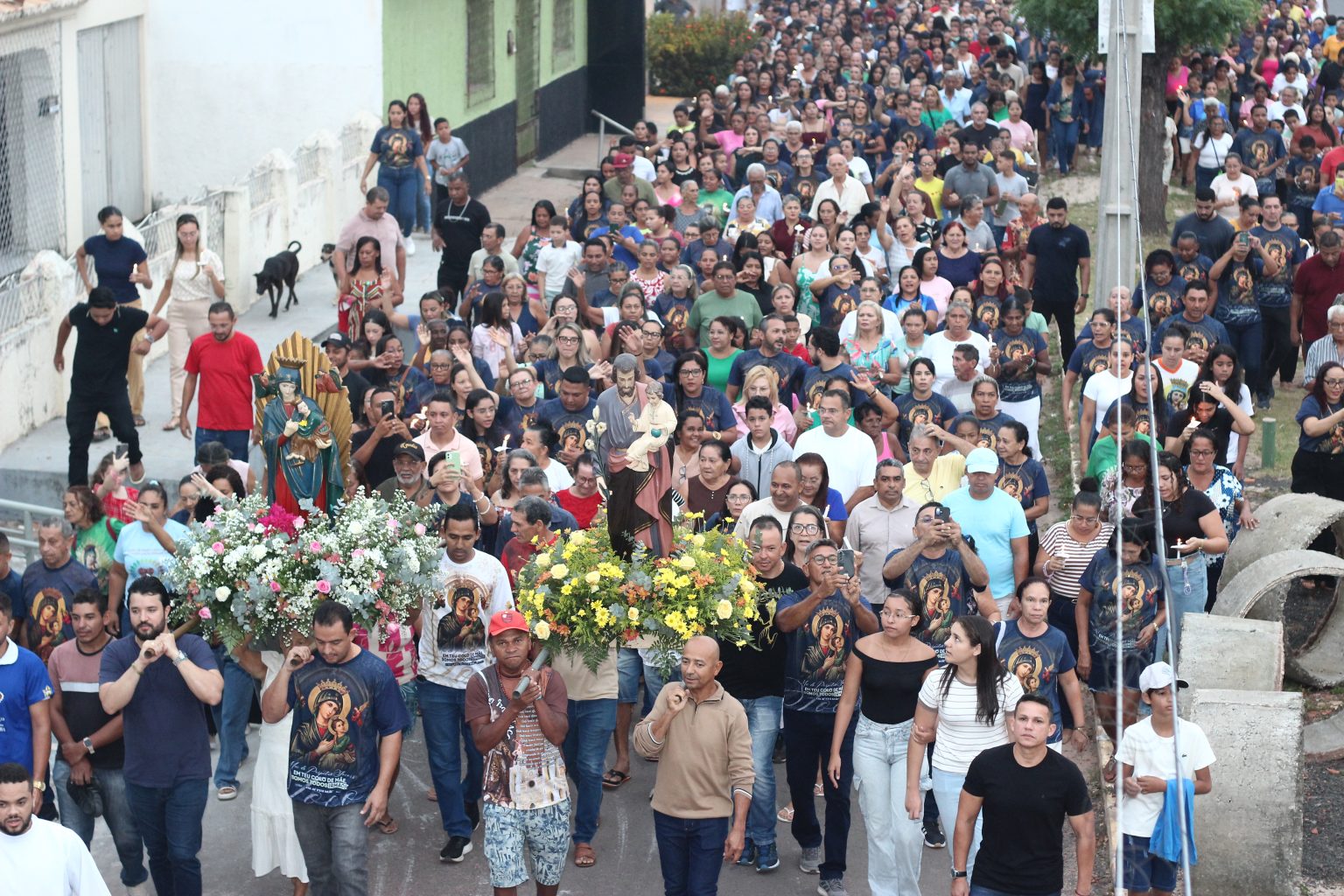 Alvorada reúne fiéis e abre mais um dia dos Festejos de Nossa Senhora do Perpétuo Socorro em Demerval Lobão