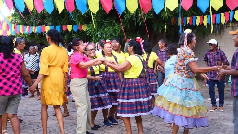 Arraiá do Programa Idade Ativa celebra encerramento das atividades do primeiro semestre em Demerval Lobão