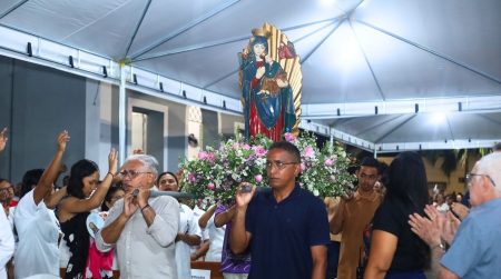 8ª noite dos festejos de Nossa Senhora do Perpétuo Socorro reúne fiéis em celebração de fé